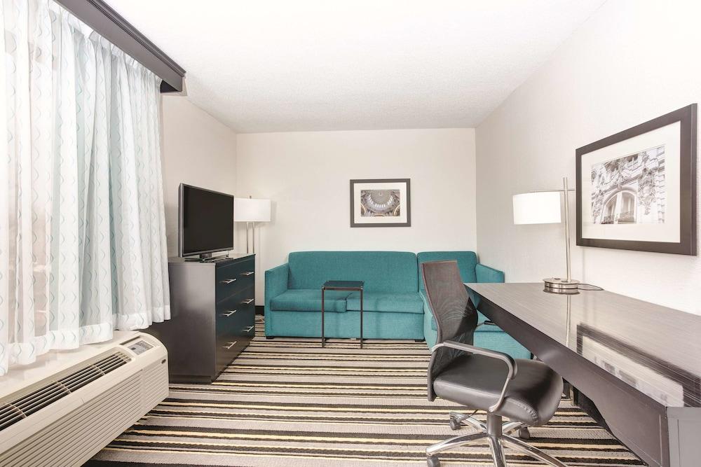 Oyo Townhouse - Ridgeland 3*