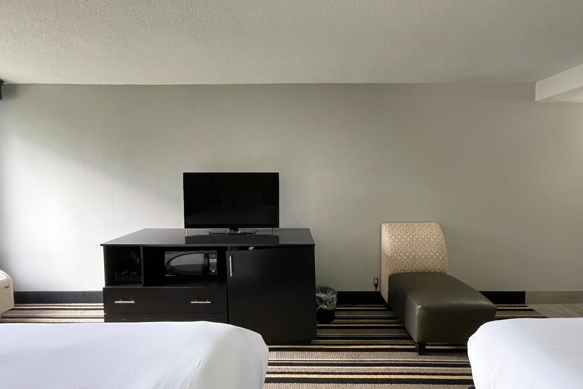 Oyo Townhouse - Ridgeland
