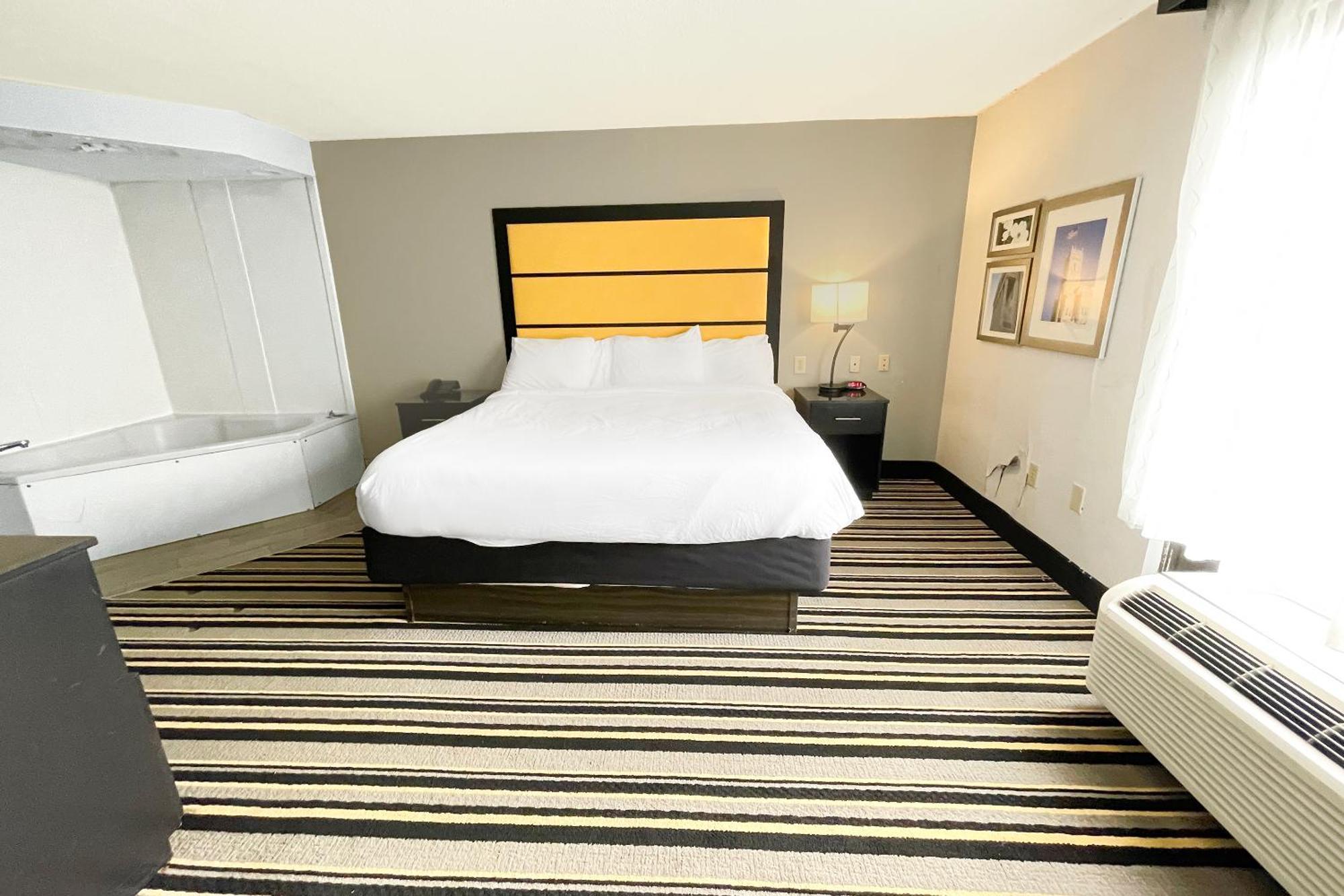 Oyo Townhouse - Ridgeland 3*