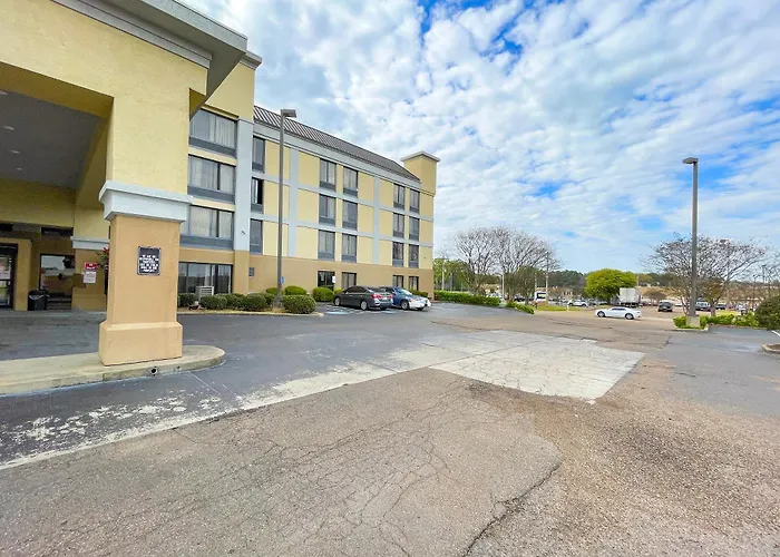 Oyo Townhouse Jackson - Ridgeland