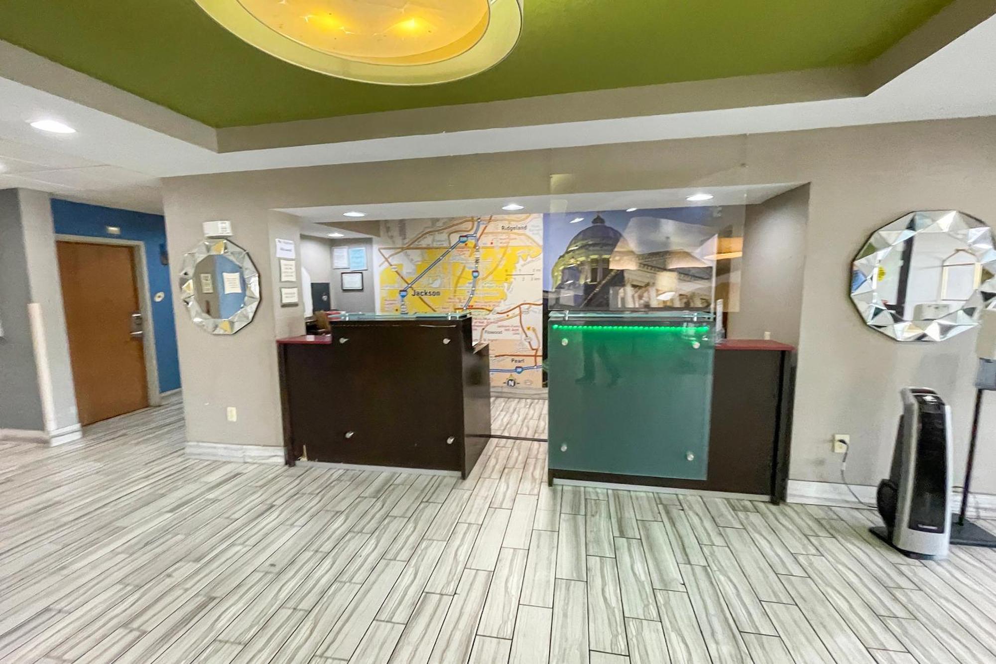 Oyo Townhouse - Ridgeland 3*