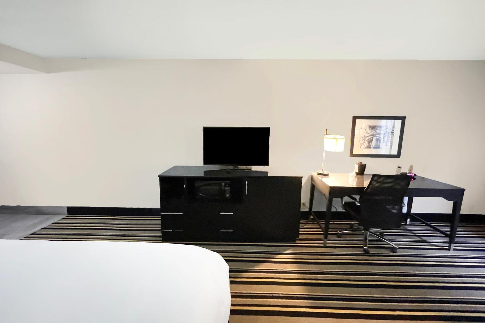 Oyo Townhouse - Ridgeland Hotel