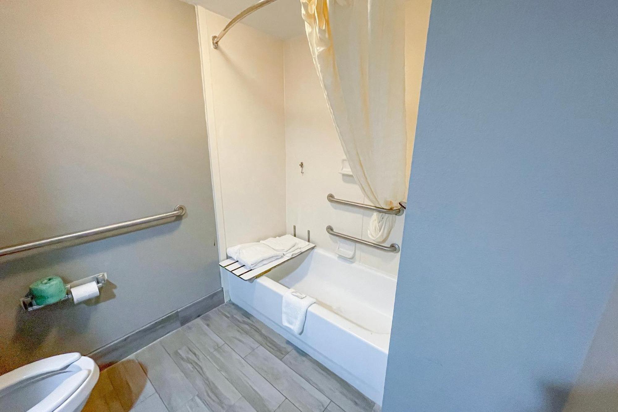 Oyo Townhouse - Ridgeland Hotel