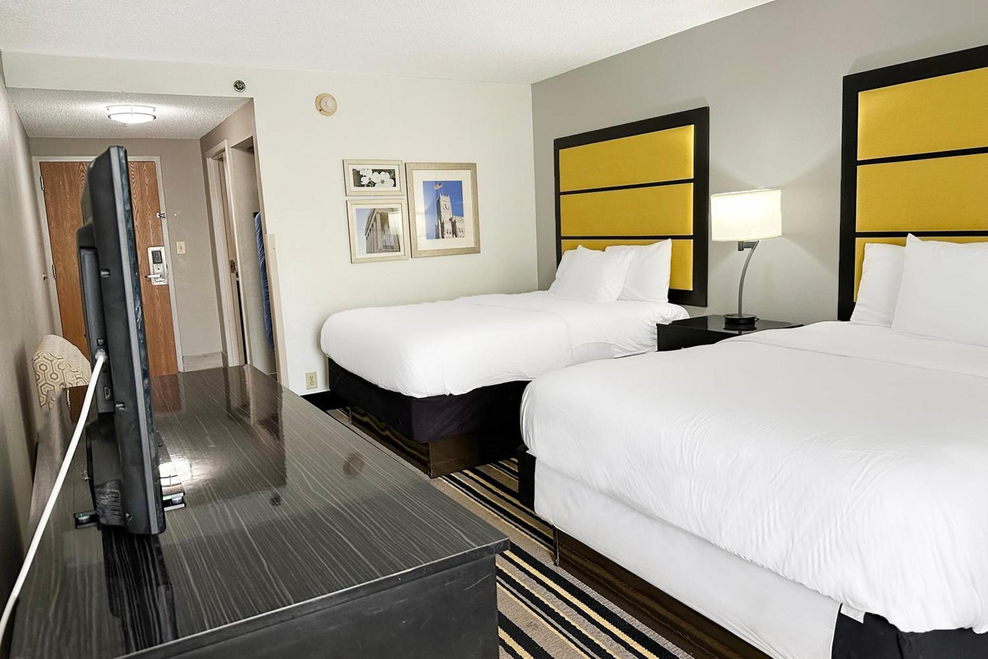 Oyo Townhouse - Ridgeland Hotel