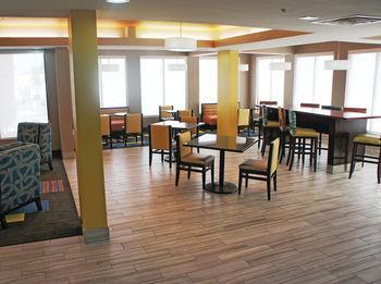 Oyo Townhouse - Ridgeland Hotel 3*